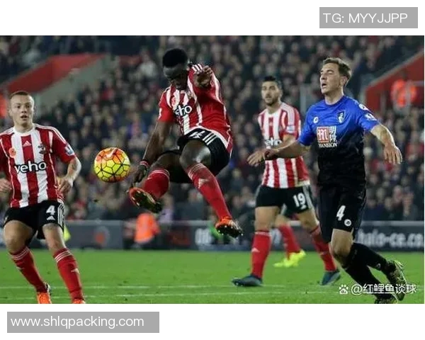 南安普顿主场迎战西汉姆联全力争胜的精彩对决即将上演 南安普顿主场迎战西汉姆联全力争胜的精彩对决即将上演