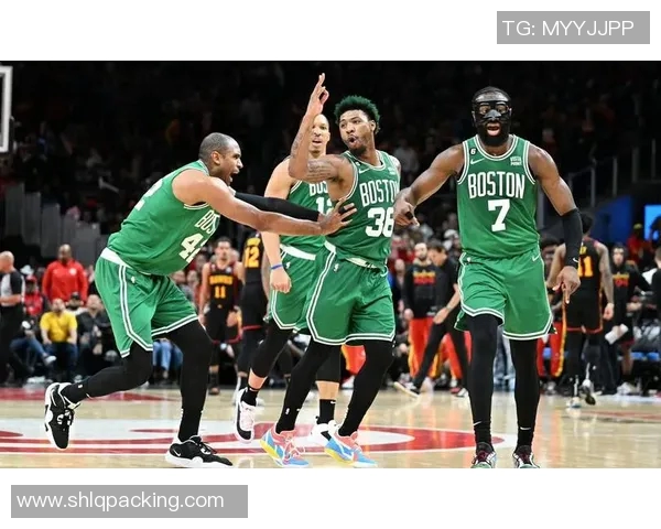 杰伦布朗如何在NBA赛场上展现领导力与全能技巧的完美结合